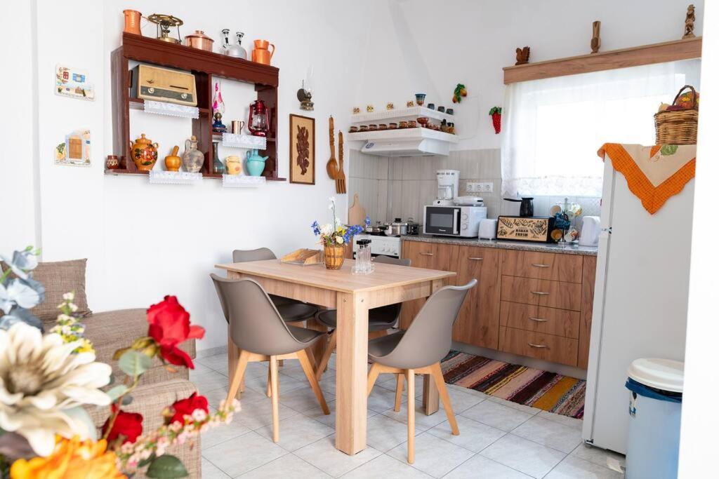 Zografia - Charming House Near The Coast Apartment Marmari  Exterior foto